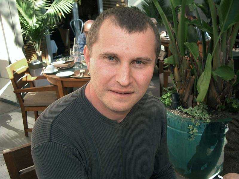 Популярный российский актер был убит в сирии, куда он поехал воевать за исламистов. фото